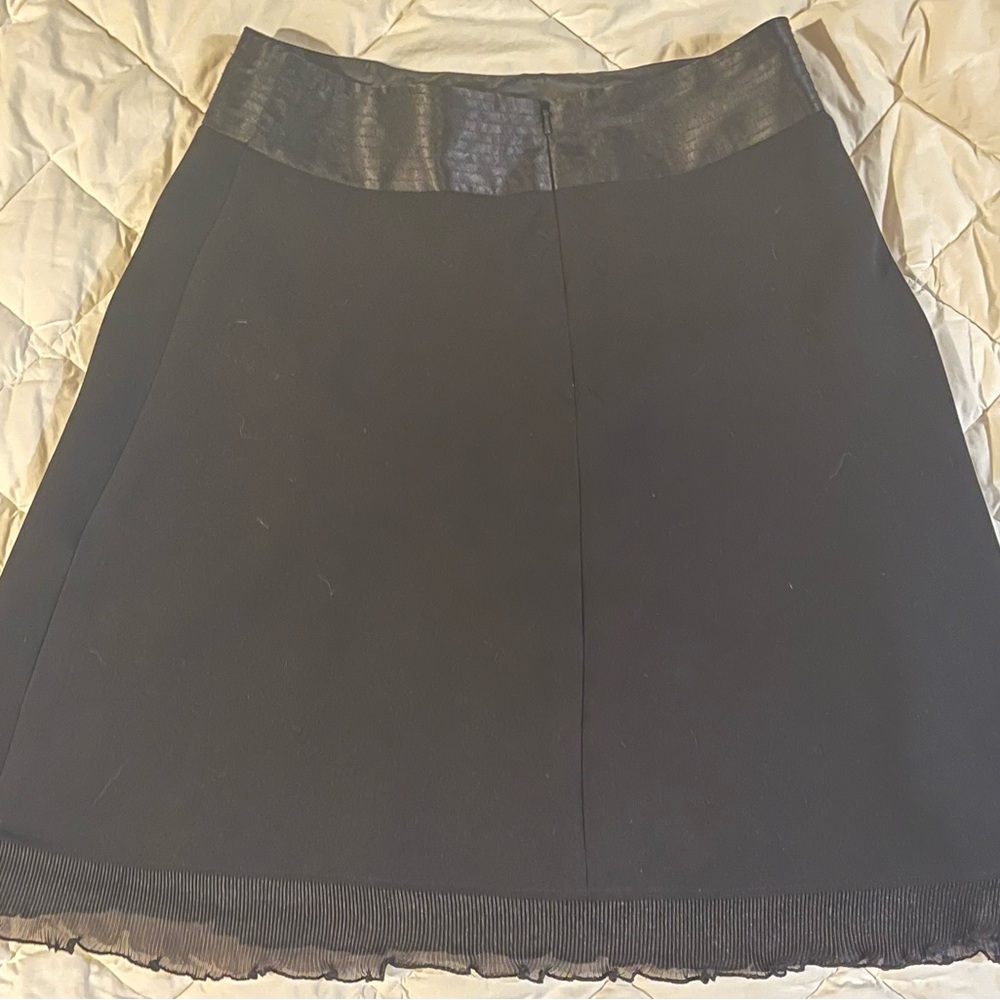 Black skirt with ruffled hem
